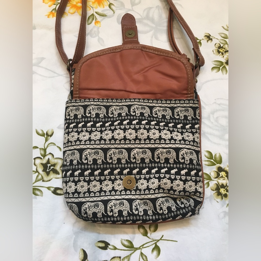 Black/White/Brown Elephant Patterned Crossbody Bag - image 4